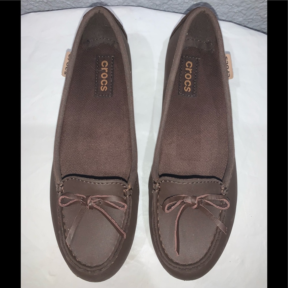 🐊 CROCS loafer style slip on size 6